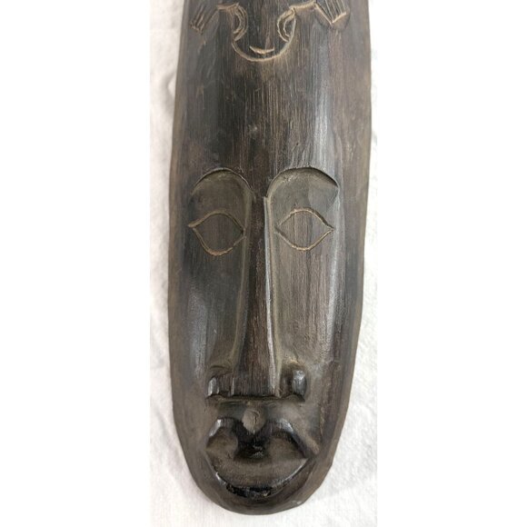 Vintage Hand-Carved African Tribal Wooden Wall Mask With Lizard Design - Picture 3 of 7
